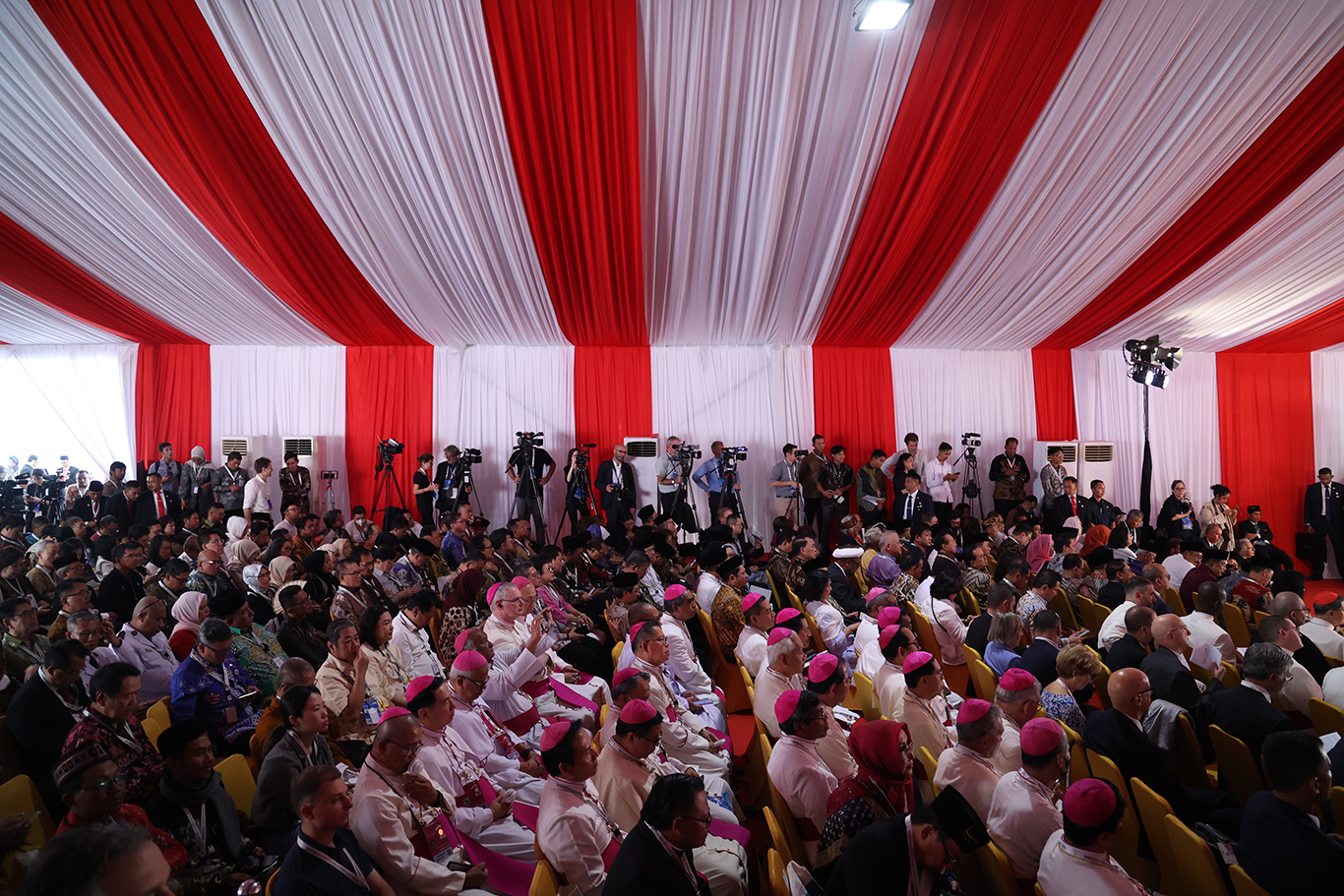 Suasana acara Interreligious Meeting di Masjid Istiqlal, Jakarta, Kamis (5/9/2024).