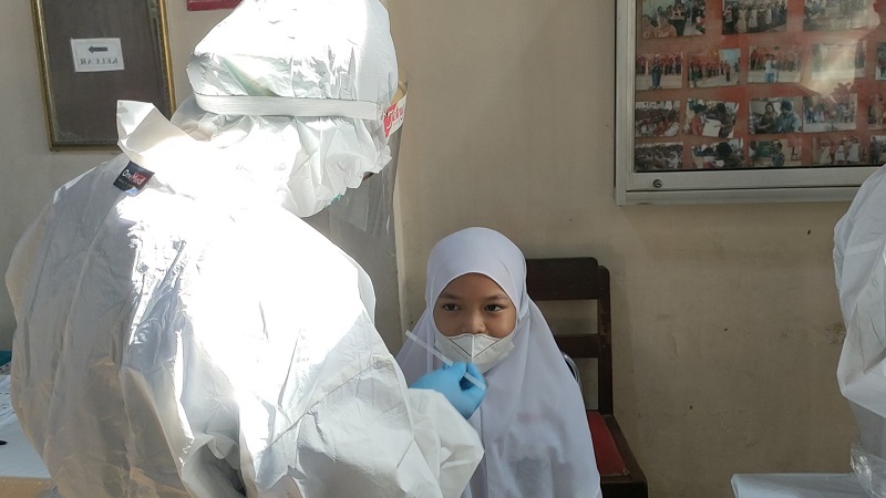 Anak Pergi Jauh Saat Nataru, Satgas COVID-19 Wajibkan Tes PCR
