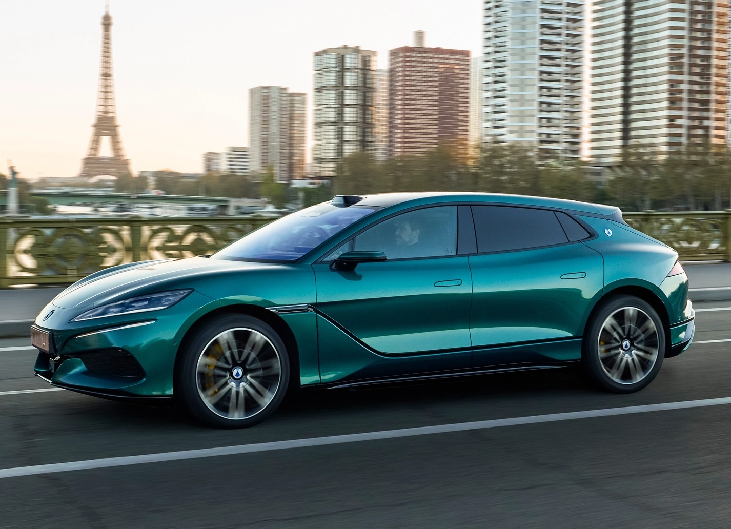 Denza Z9 GT Terbaru Meluncur, Performa Buas tapi Harga Lebih Murah