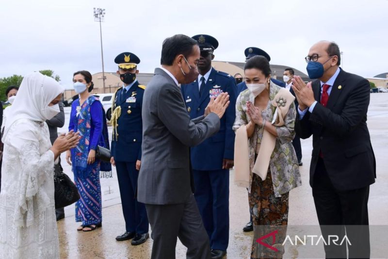 Balik ke Indonesia dari AS, Jokowi Transit di UEA Buat Sampaikan Duka Cita