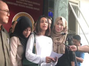 Sembilan Jam Diperiksa, Vanessa Angel Pasrahkan Status Hukumnya kepada Polisi