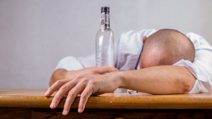Hal-Hal ini akan Meyakinkan Kamu Menjauhi Alkohol