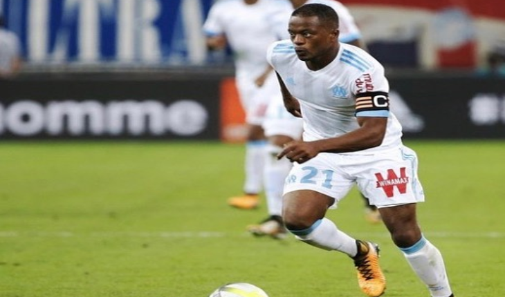 Tendangan Karate Patrice Evra Pecahkan Rekor