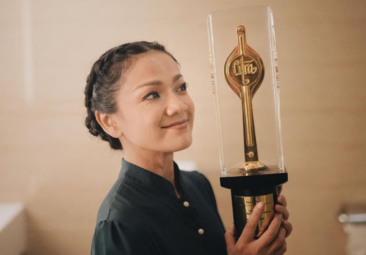 Comeback Nirina Sebagai 'Hana' Membuatnya Dapatkan Piala Citra