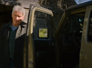 Jeep Diam-diam Promosikan Recon EV, Tampilkan Harrison Ford di Iklannya