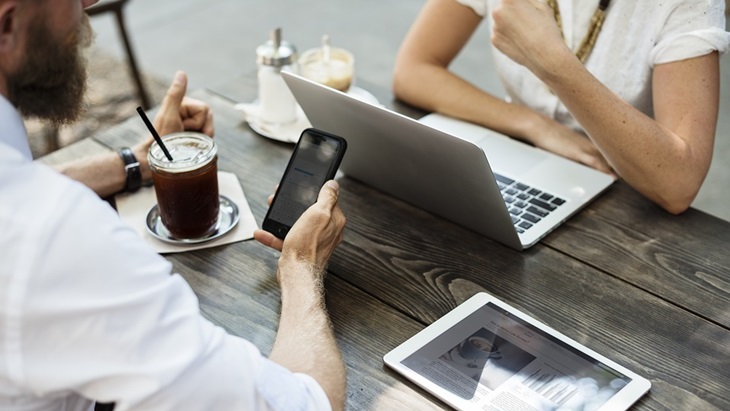 Belanja Online Waktu Jam Istirahat. (Pixalbay/rawpixel)