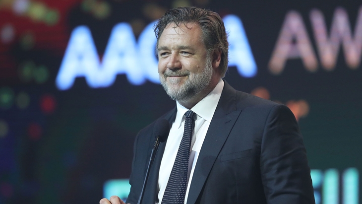 Koleksi Russell Crowe Terjual 28 Miliar dalam Pelelangan