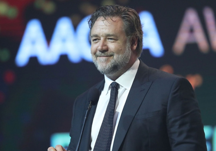 Koleksi Russell Crowe Terjual 28 Miliar dalam Pelelangan