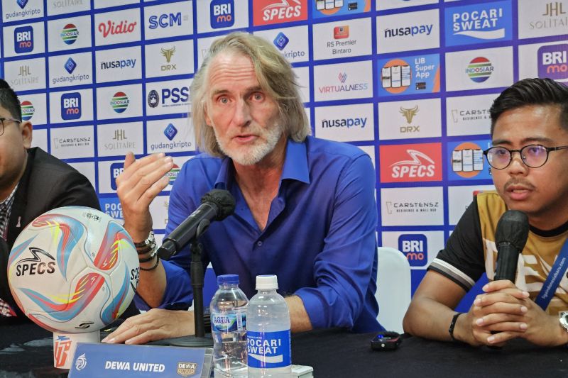 Jan Olde Riekerink Tetap Latih Dewa United FC Musim Depan