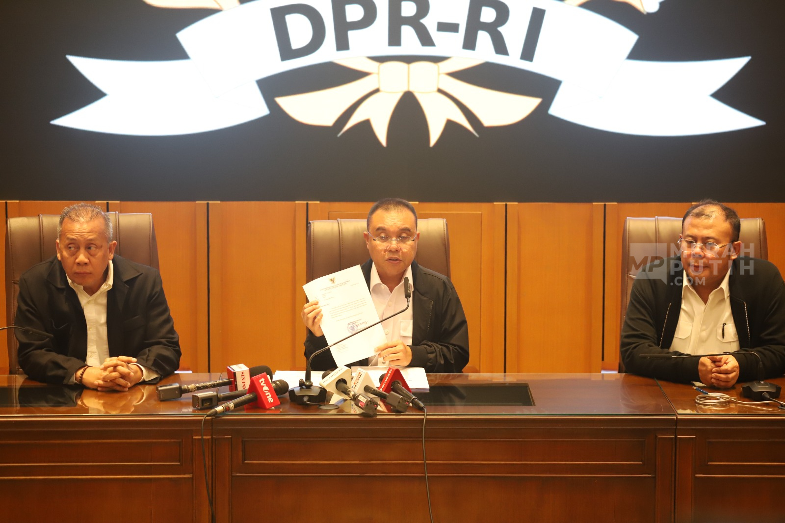 Pimpinan DPR Tanggapi Tuntutan Rakyat 17+8 Indonesia Berbenah di Jakarta