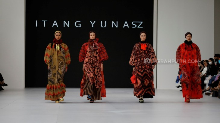 'Modest Fashion', Gaya Berbusana Stylish dan Elegan yang Sopan di JFW 2023