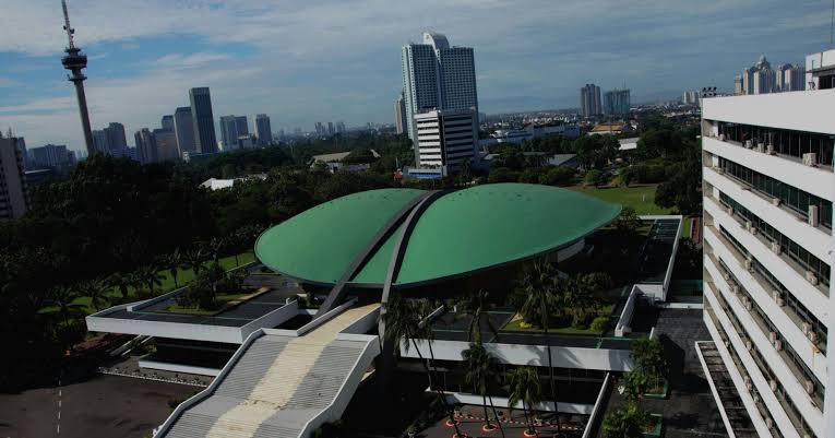 SBY Datang Bersama Anaknya Saat Tiba di Gedung DPR, Jokowi Hadiri Sidang Tahunan MPR Tanpa Sambutan Istimewa