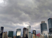 Awan Tebal Selimuti Sebagian Wilayah Jakarta, Jumat (22/8) Pagi
