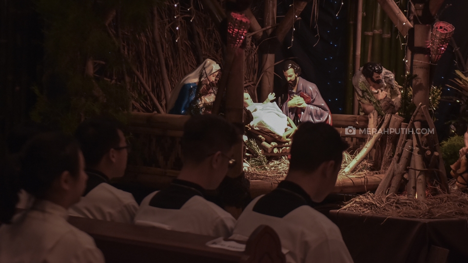 Misa Malam Natal di Gereja Santo Laurensius