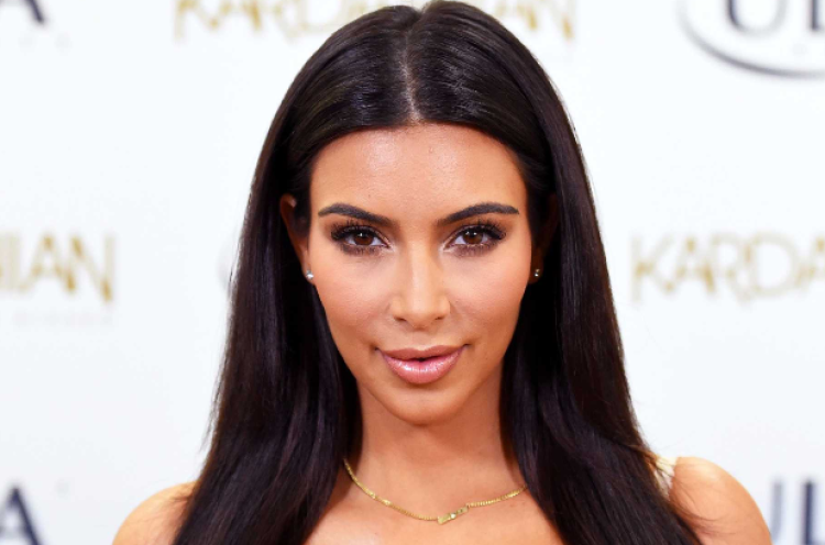 Ini Rahasia Rambut Lurus Kim Kardashian yang Terawat