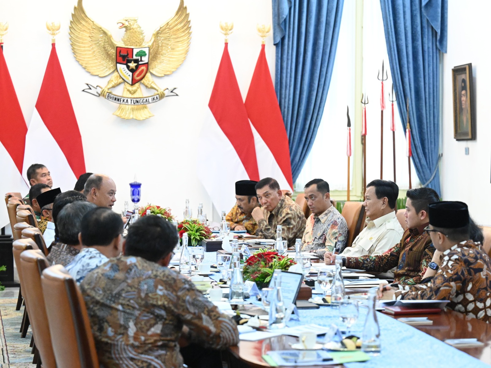 Presiden Prabowo Subianto Pimpin Ratas Kabinet bahas Bakan Bergizi Gratis