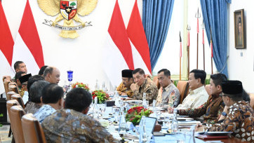 Presiden Prabowo Subianto Pimpin Ratas Kabinet bahas Bakan Bergizi Gratis