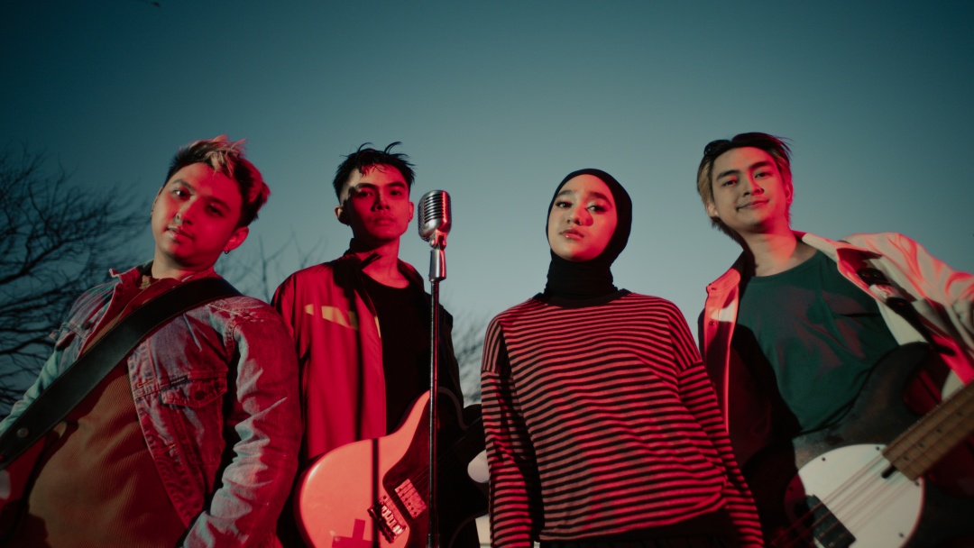 Nabila Taqiyyah Jadi Vokalis Insomniacks di Single 'Belum Mulai'