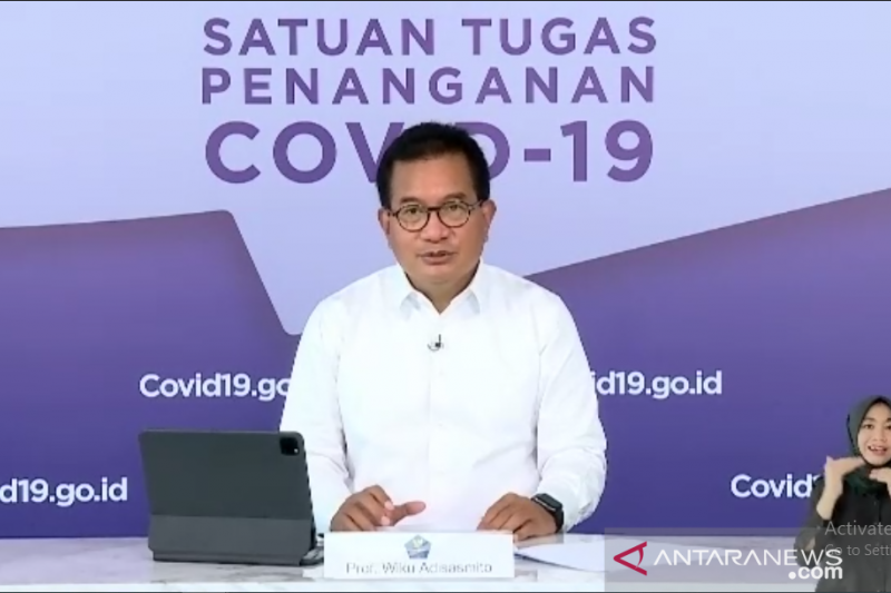 Koordinator Tim Pakar dan Juru Bicara Pemerintah untuk Penanganan COVID-19 Wiku Adisasmito berbicara dalam konferensi pers virtual, Jakarta, Selasa (20/04/2021). (ANTARA/Martha Herlinawati Simanjuntak)