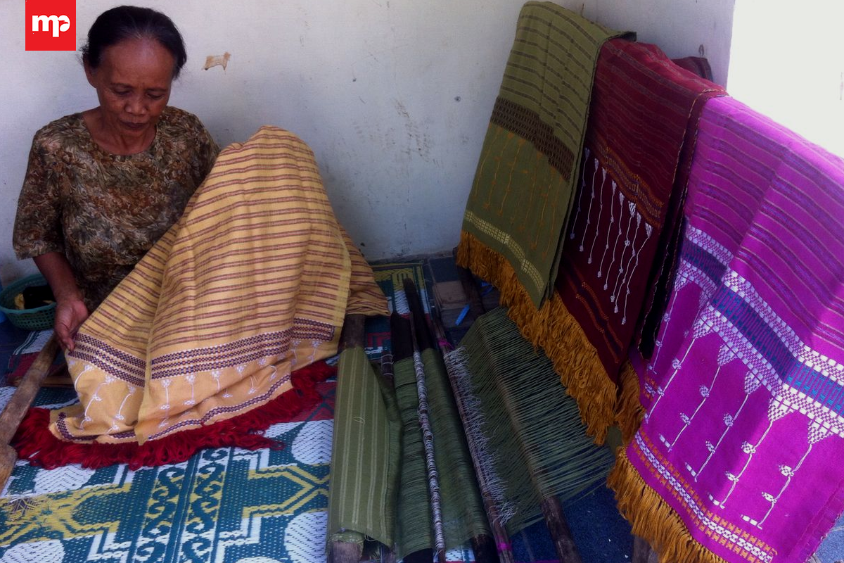 Perajin Tenun Gedogan Khas Indramayu Tinggal Empat Orang