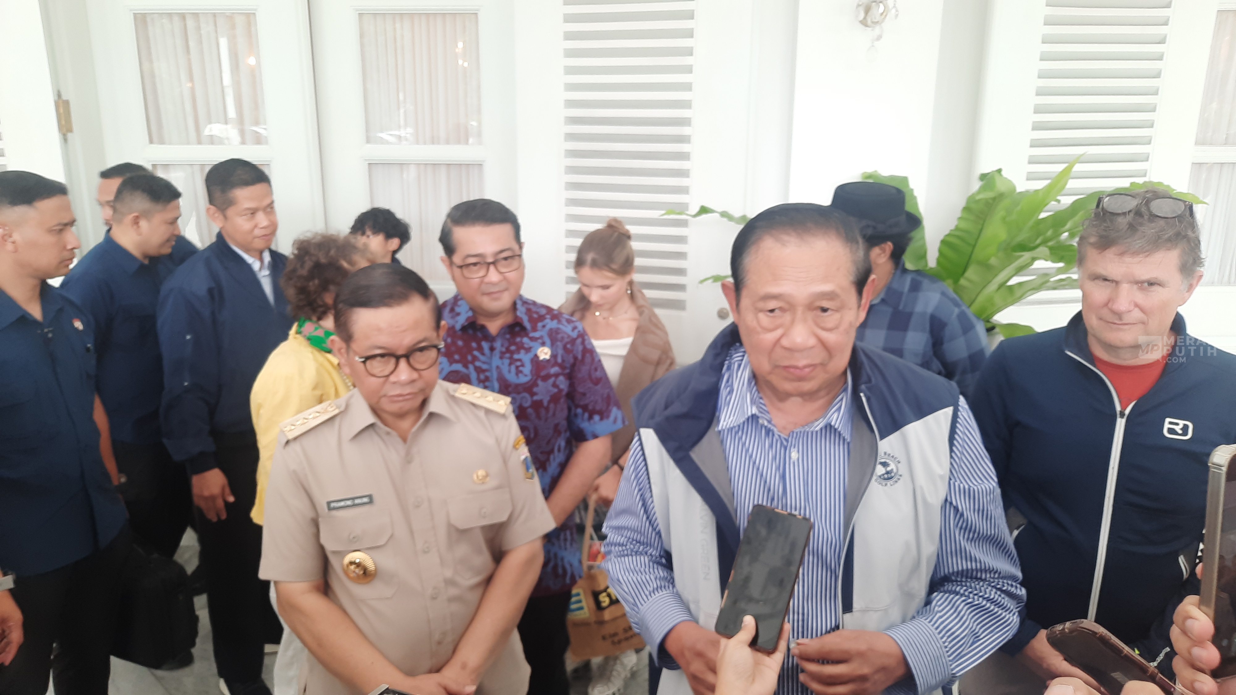 Sambut SBY dan Pelukis Jerman, Pramono: Kolaborasi Melukis Ikon Jakarta
