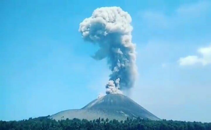 Dalam Tiga Hari Terakhir, Gunung Anak Krakatau Terus Bergetar 