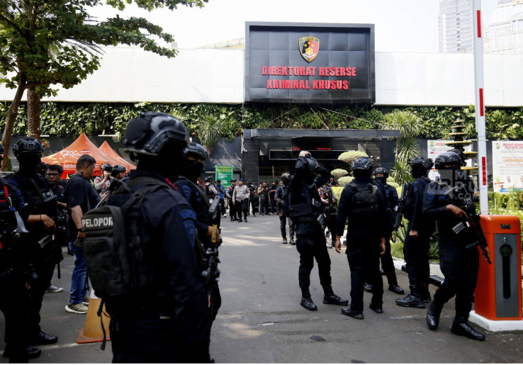 Gedung Ditreskrimsus Polda Metro Jaya Dijaga Puluhan Personel Brimob