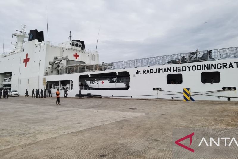 KRI dr. Radjiman Kembali ke Indonesia Setelah Kirim 242 Ton Bantuan Bagi Gaza