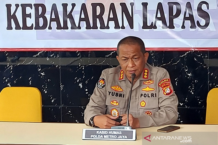 Kabid Humas Polda Metro Jaya Kombes Pol Yusri Yunus saat jumpa pers di RS Polri Kramat Jati, Jakarta, Jumat (10/9/2021). ANTARA/Yogi Rachman/aa.