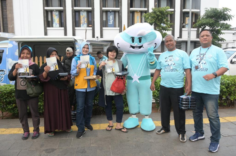 TKN Prabowo-Gibran dan Relawan Sobat Biru Langit Gelar Aksi Sosial di Jakbar