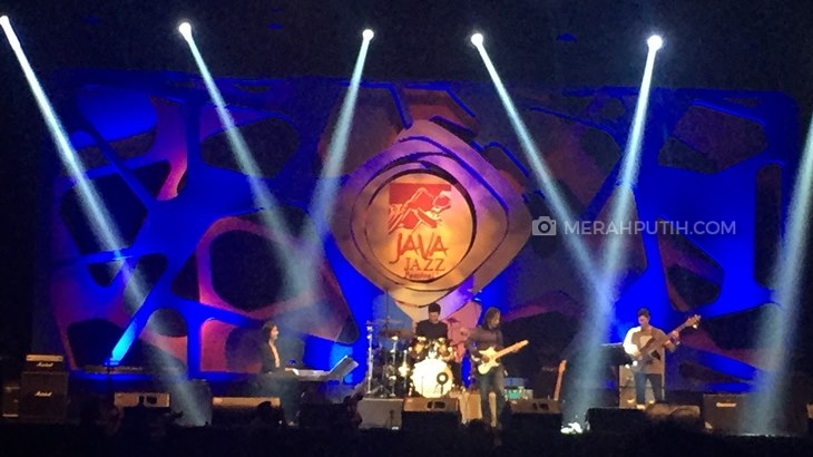 Dewa Budjana Sukses Hipnosis Penonton Java Jazz Festival 2018