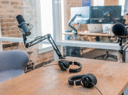 4 Podcast Genre Komedi Bikin Kamu Gembira