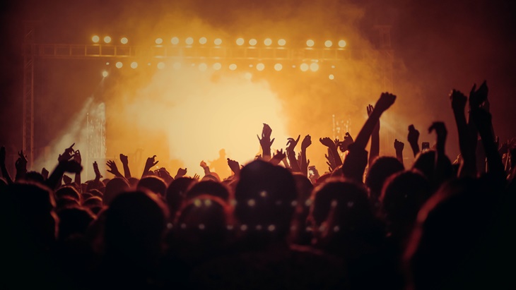 Trik Memotret Keseruan Konser dengan Kamera Ponsel