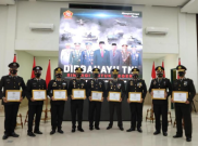 Bongkar Hoaks Perawat RSD Wisma Atlet Meninggal, Polisi Dapat Penghargaan dari TNI