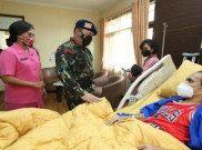 HUT Ke-76 Brimob, Kapolri Jenguk Anggota Tertembak KKB