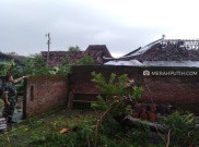 Angin Puting Beliung Rusak Belasan Rumah Warga, Sebagiannya Roboh