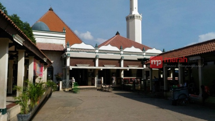 Mengintip Kebaikan Habib Husein di Masjid Luar Batang