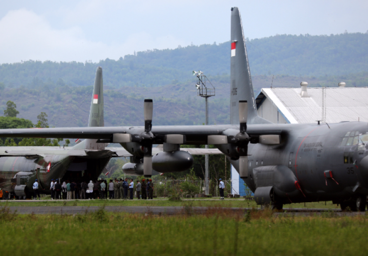 TNI Kerahkan Hercules Hingga KRI OWA-354 Bantu Korban Bencana Alam di NTT