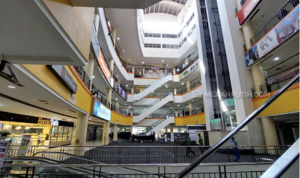 PPKM Level 3, Mal Boleh Buka Hingga Pukul 17.00