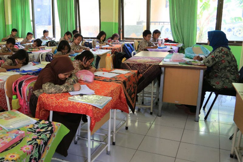 Suasana belajar mengajar di salah satu sekolah di Kota Surabaya, Jatim. (FOTO ANTARA/HO/Humas Pemkot Surabaya)