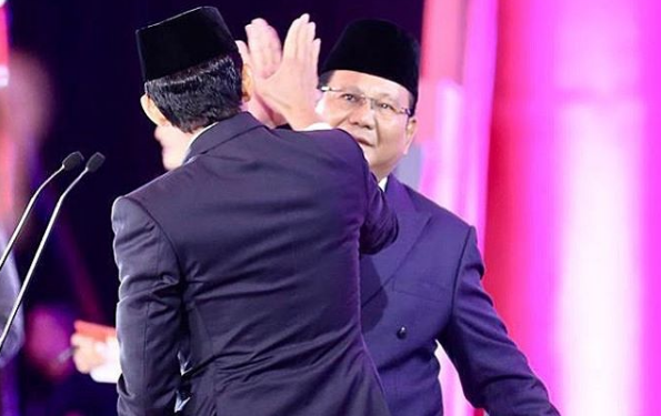 Pasangan Prabowo-Sandi saat debat pertama capres-cawapres 