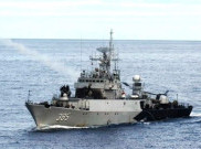  Kapal Perang TNI AL KRI Teuku Umar Cegat Kapal Ikan Vietnam 