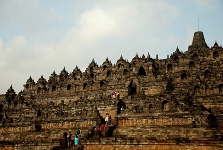 5 Rekomendasi Destinasi Liburan Akhir Tahun, Ada Kotamu?