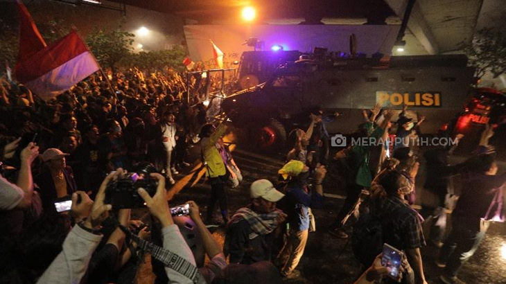 Anies Instruksikan Wali Kota Hitung Jumlah Fasilitas Pasca-Demo