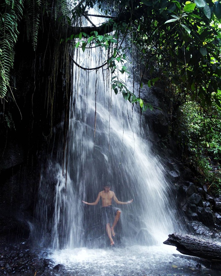 Air Terjun Segenter. (Foto: instagram.com/lalusopianirsadi)