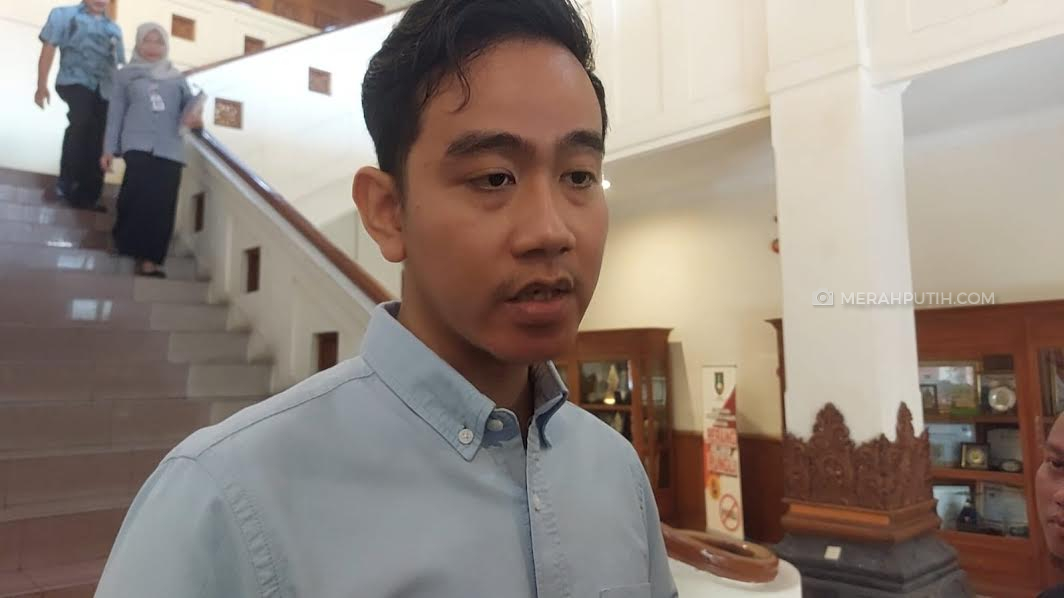 Gibran Minta Ganjar Kawal Pemerintahan Prabowo dari Luar
