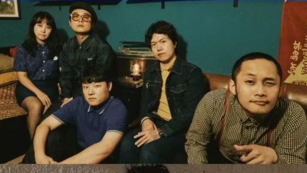 Badmintones Kolaborasi Split Single dengan The Reseters dari Korea Selatan