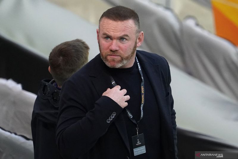 Mantan penyerang Manchester United dan timnas Inggris Wayne Rooney saat menyaksikan pertandingan mantan timnya di final Liga Europa melawan Villarreal pada 26 Mei 2021. ANTARA