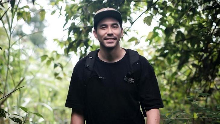 Cara Ampuh Darius Sinathrya Melepas Penat