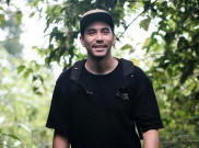 Cara Ampuh Darius Sinathrya Melepas Penat